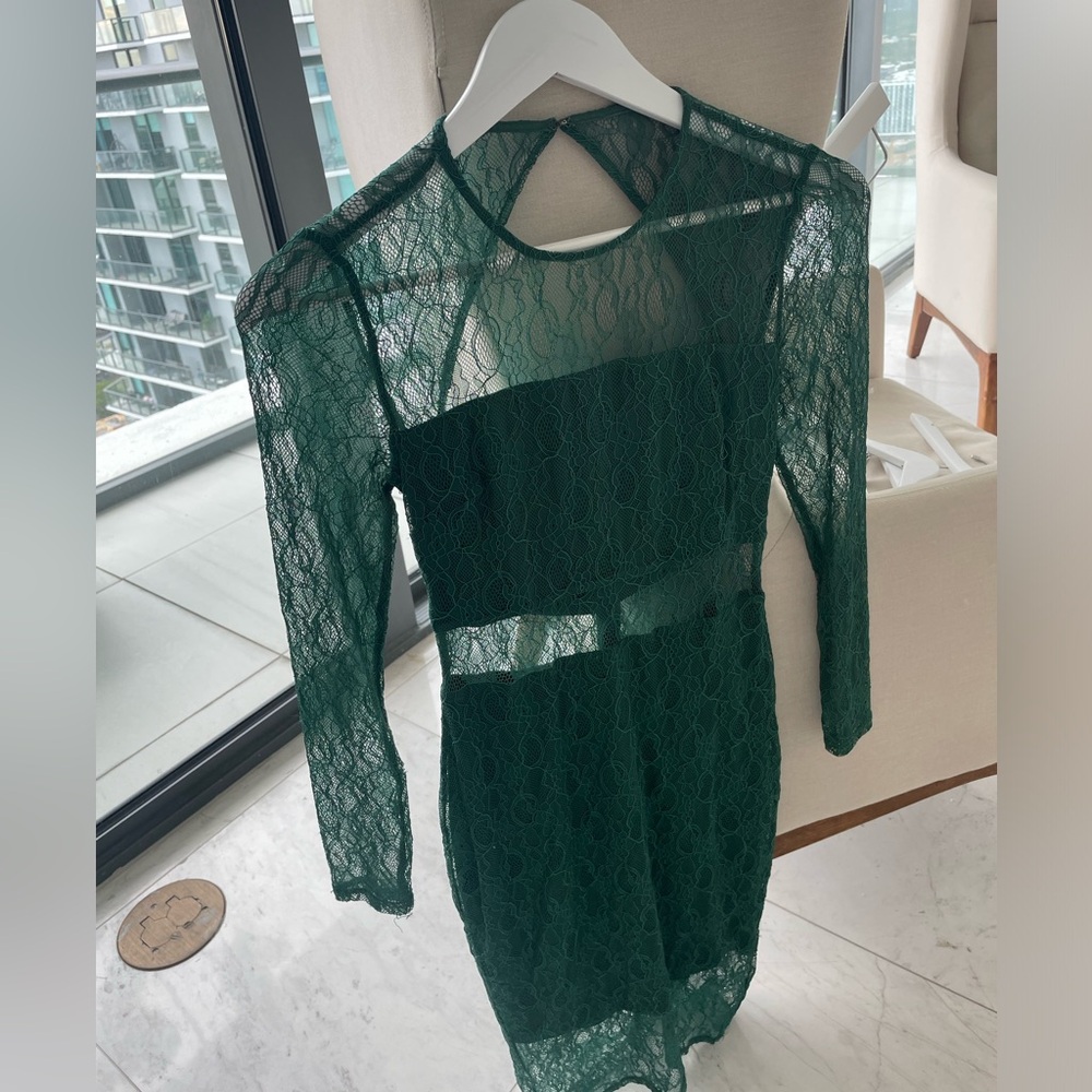 Ali & Jay lace body con dress size XS